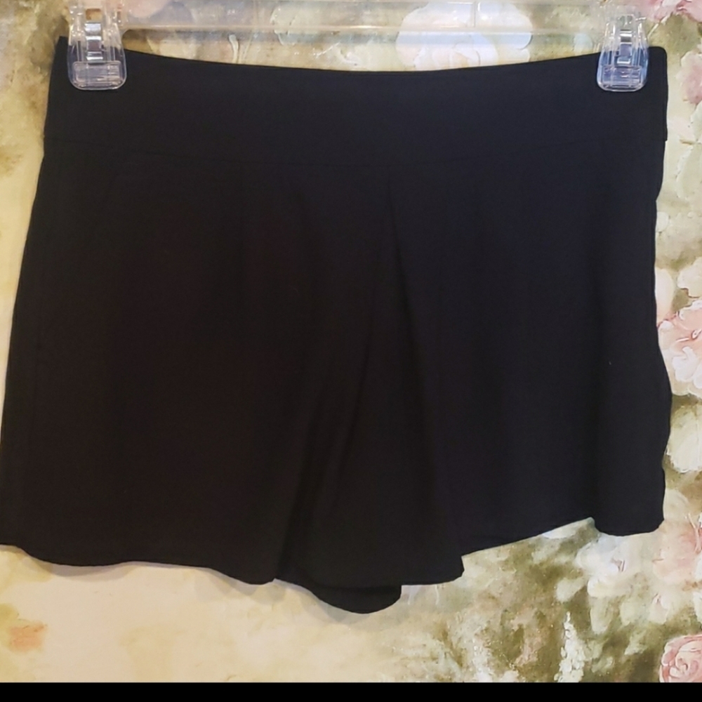 2/$5 Ann Taylor LOFT Sz 2P shorts
